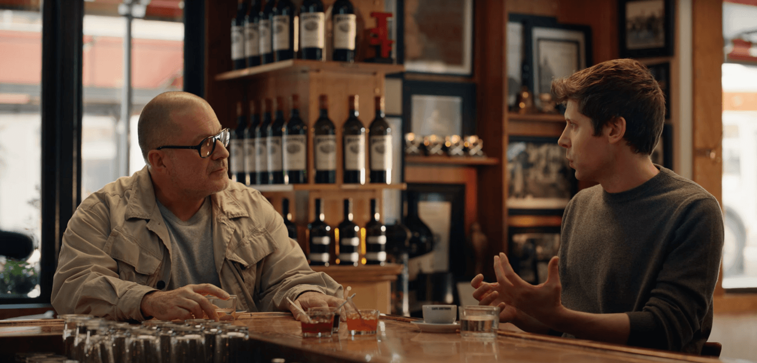 openai-apple-in-kecmis-bas-dizayneri-ile-birlikde-muxtelif-agilli-cihazlar-uzerinde-calisir