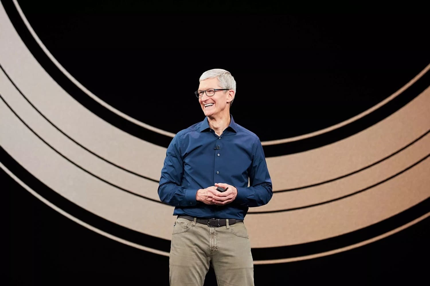 tim-cook-yaxin-gelecekde-apple-in-ceo-vezifesinden-ayrilmaga-hazirlasir-onu-kim-evez-edecek