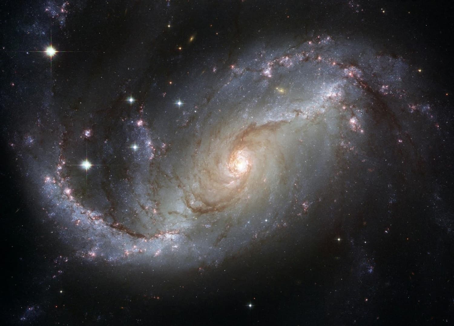 astronomlar-yeni-en-qedim-qalaktikani-kesf-edibler