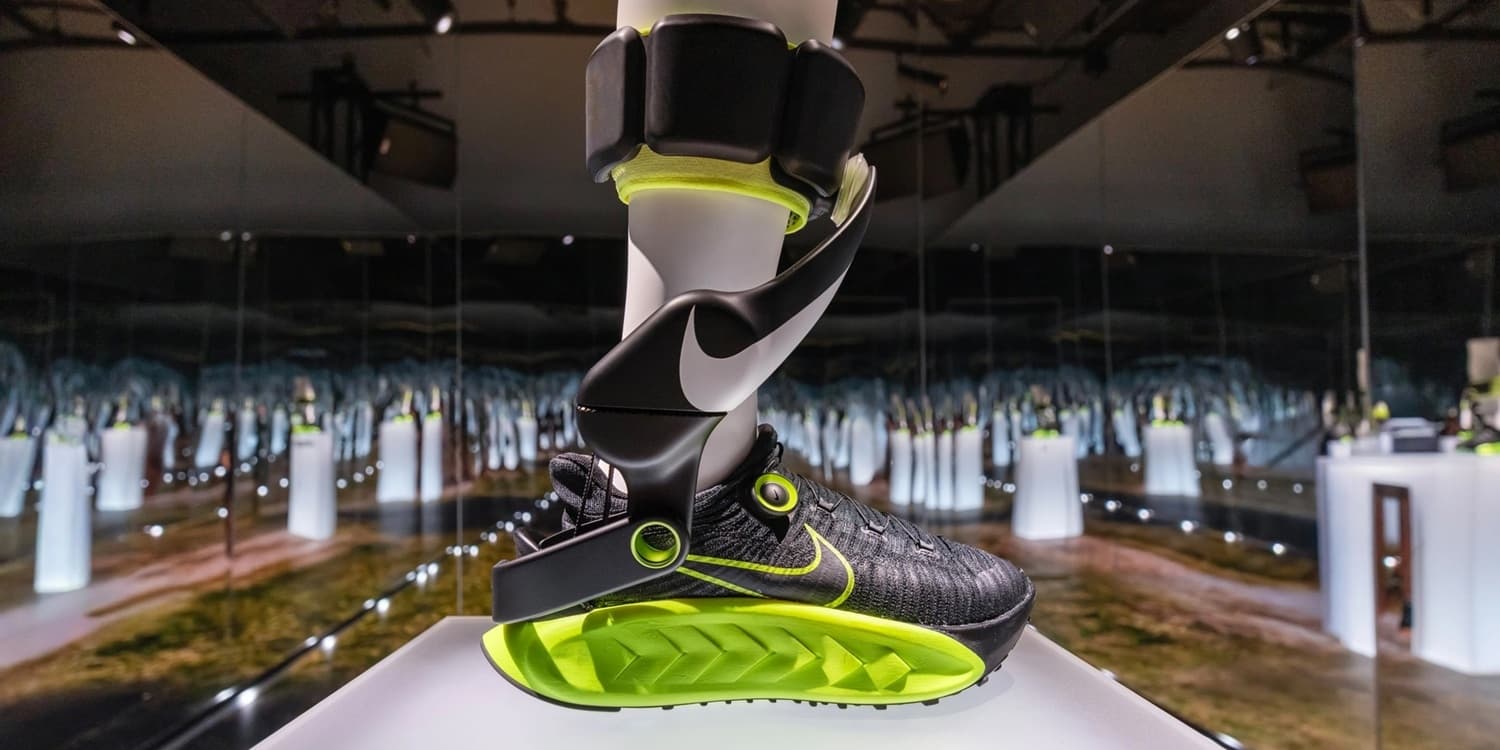 nike-dunyanin-elektrik-muherrikli-ilk-ayaqqabisini-teqdim-edib