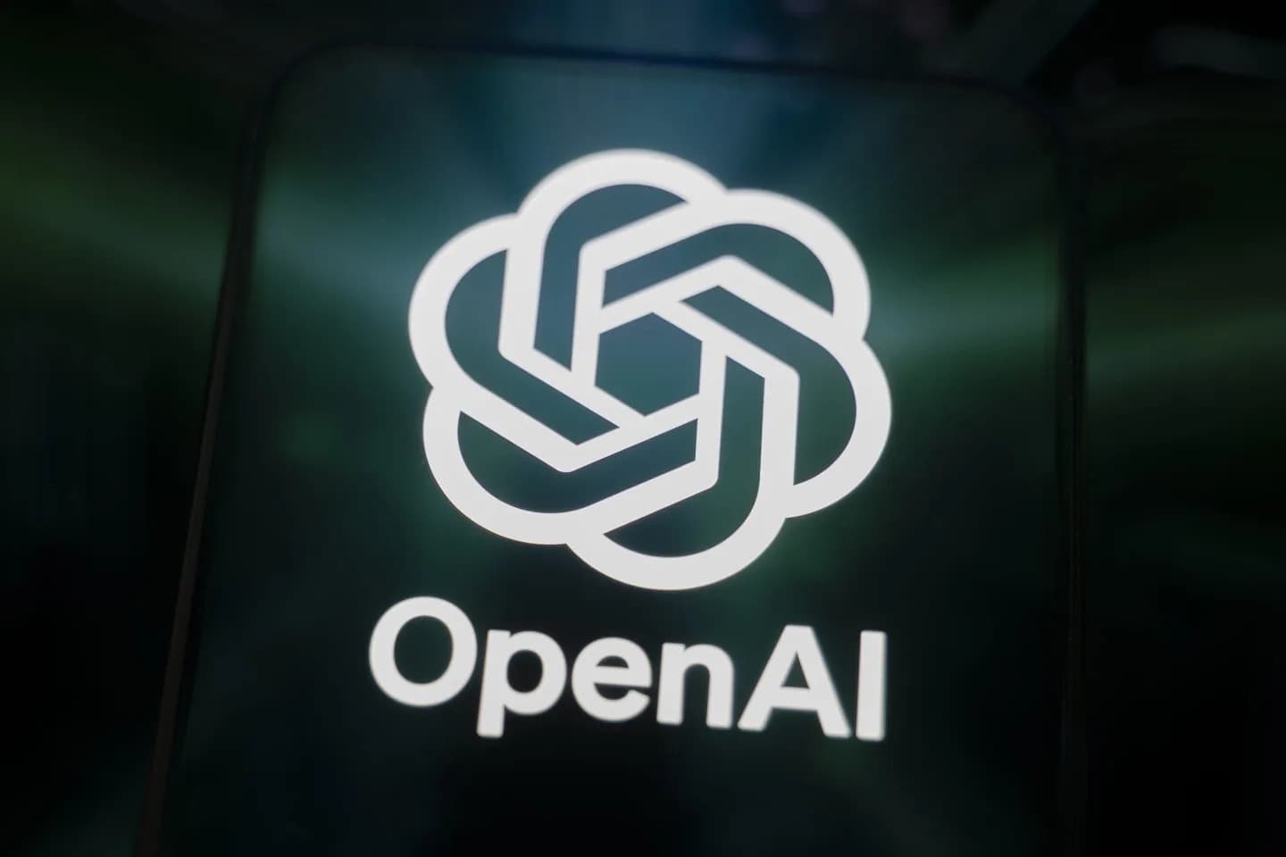 openai-oz-suni-intellekt-esasli-cihazinin-hazirlanmasinda-problemler-ile-qarsilasib