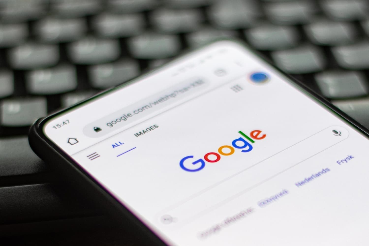 google-search-melumatlari-istifadecinin-ustunluk-verdiyi-menbelerden-vermeyi-oyrienib