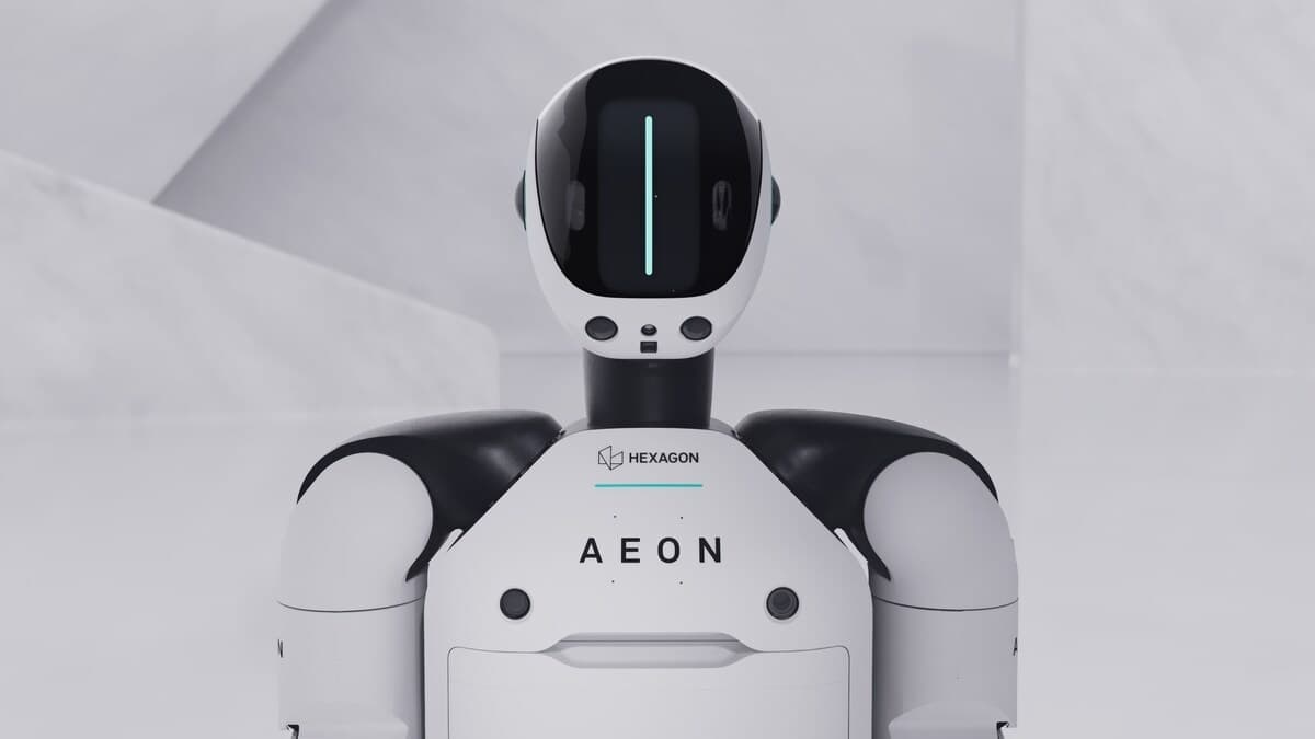 aeon-adli-en-inkisaf-etmis-insanabenzer-robot-teqdim-olunub-video