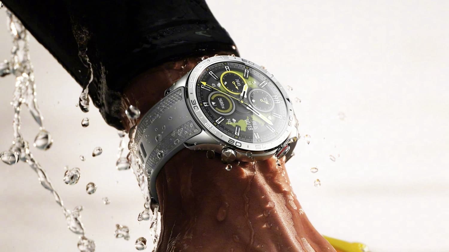 honor-watch-5-pro-agilli-saati-teqdim-olunub-qiymeti